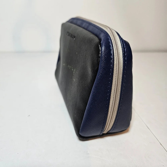 COLE HAAN AMERICAN AIRLINES ZERO GRAND toiletry bag black and blue zip - Picture 2 of 9